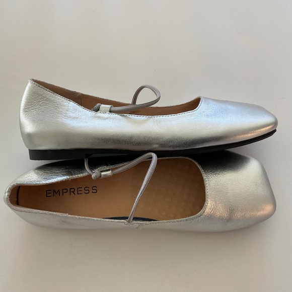 EMPRESS Australia Metallic Silver Square Tie Mary Jane Size EU 39 / 8 US NEW - Picture 4 of 12